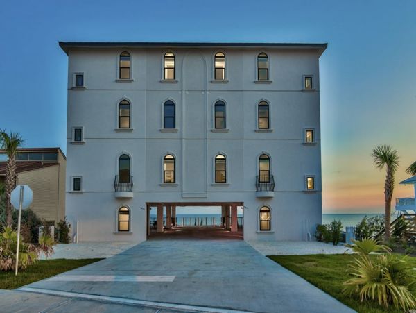 Destin Vacation Rental: Beachfront Luxury & Comfort