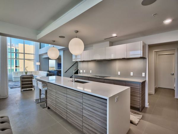 Luxury Vacation Rental in Destin: Beachfront Bliss Awaits!