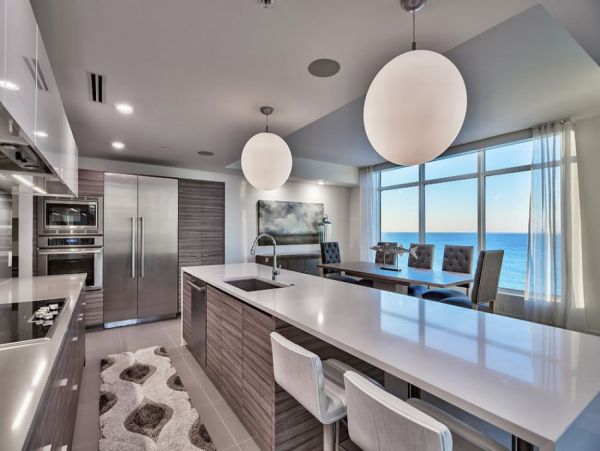 Luxury Vacation Rental in Destin: Beachfront Bliss Awaits!