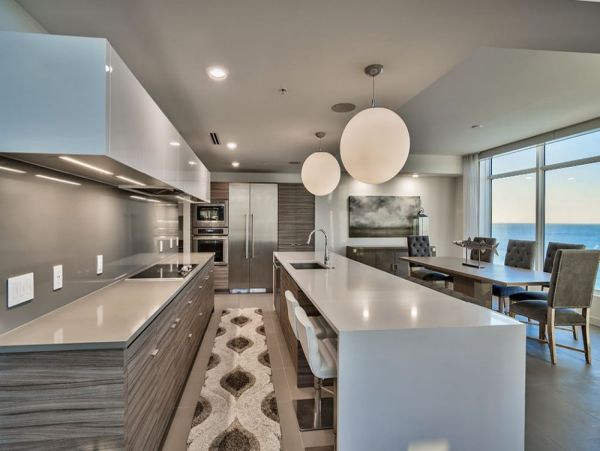 Luxury Vacation Rental in Destin: Beachfront Bliss Awaits!