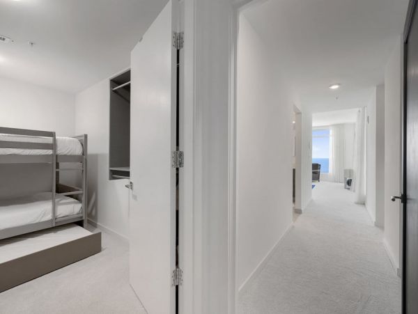 Luxury Vacation Rental in Destin: Beachfront Bliss Awaits!
