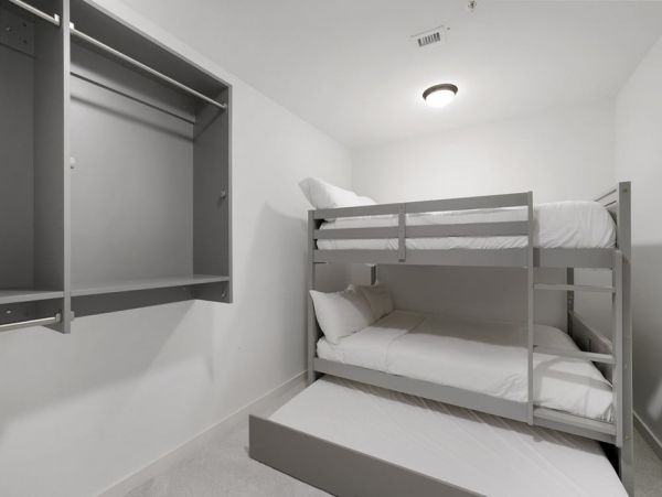 Luxury Vacation Rental in Destin: Beachfront Bliss Awaits!