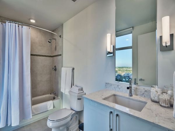 Luxury Vacation Rental in Destin: Beachfront Bliss Awaits!