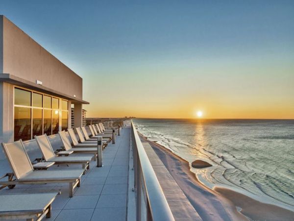 Luxury Vacation Rental in Destin: Beachfront Bliss Awaits!