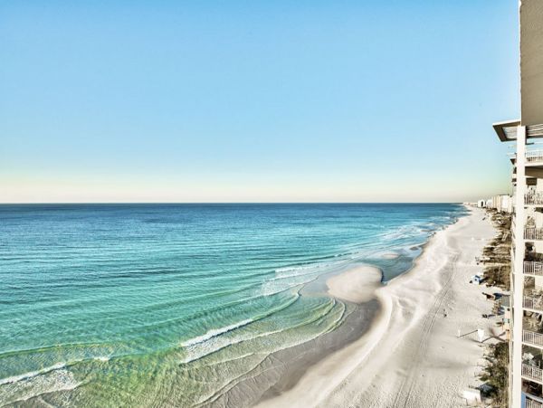 Luxury Vacation Rental in Destin: Beachfront Bliss Awaits!