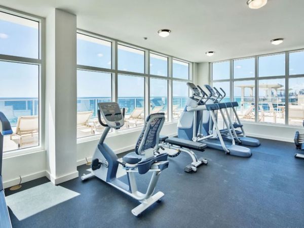 Luxury Vacation Rental in Destin: Beachfront Bliss Awaits!