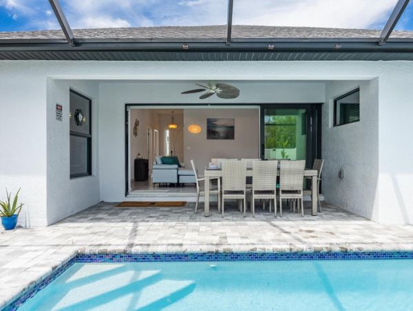 Cape Coral Vacation Home Four Bedroom