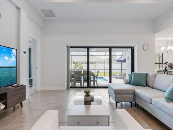 Cape Coral Vacation Home Four Bedroom