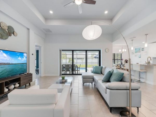 Cape Coral Vacation Home Four Bedroom