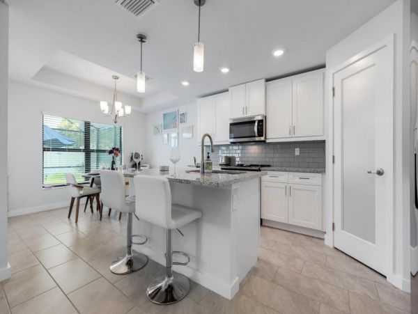 Cape Coral Vacation Home Four Bedroom