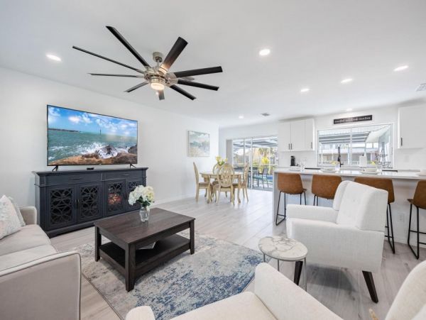Cape Coral Vacation Pool Home Four Bedroom