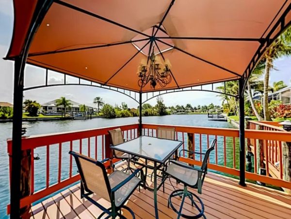 Waterfont Three Bedroom Vacation Rental in Cape Coral