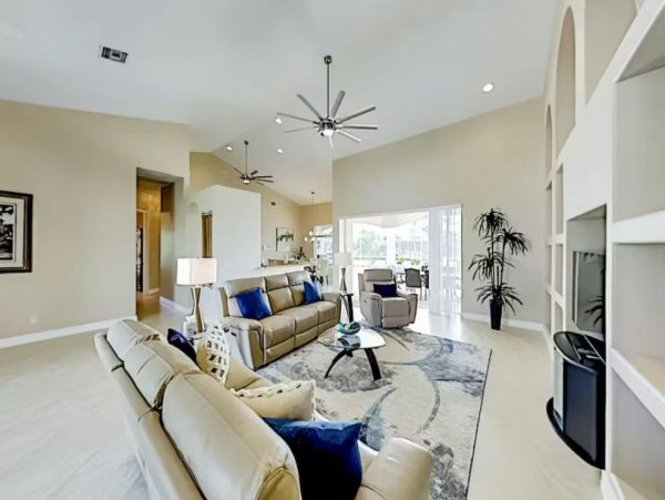 Waterfont Three Bedroom Vacation Rental in Cape Coral