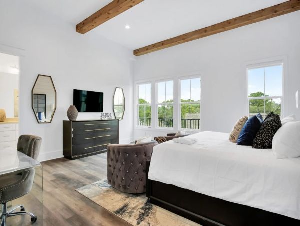 Close to Beach Seven Bedroom Luxury Vacation Rental in Seagrove