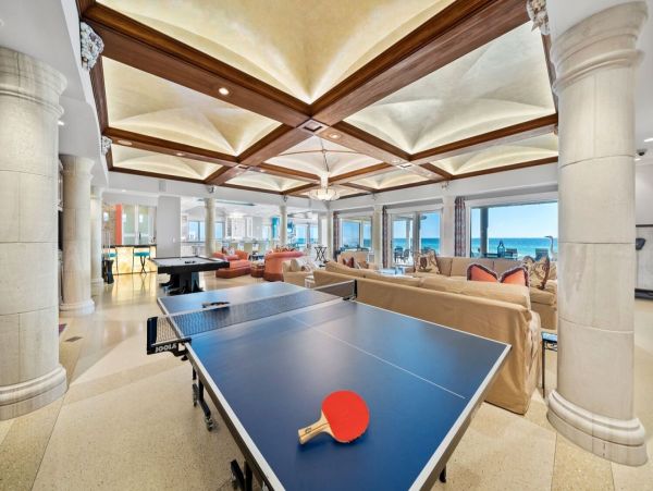 Santa Rosa Beach Seven Bedroom Gulf Front Getaway