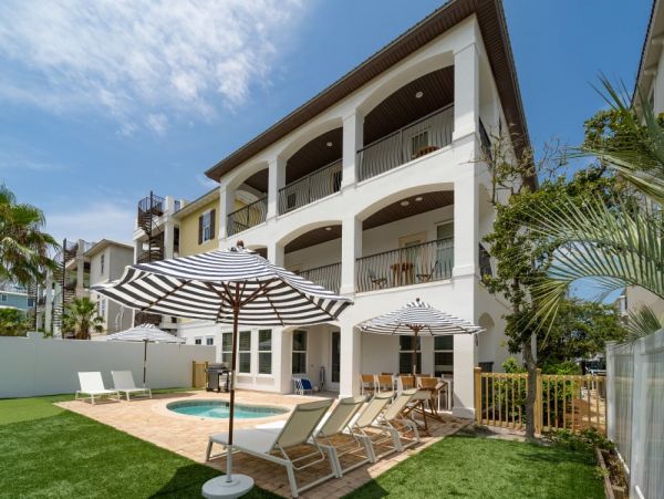 Stunning Vacation Nine Bedroom Rental with Private Pool