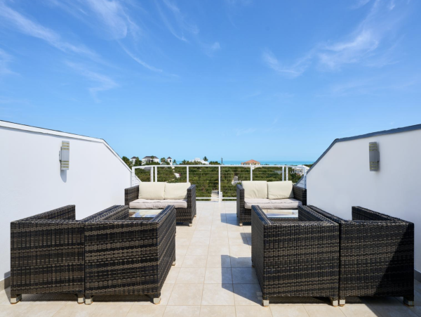 Rent 2 Bedroom Or the Entire Estate turks & Caicos