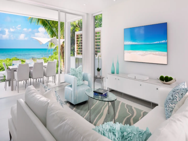 Luxurious Oasis: 13-Bedroom Beachfront Villa with a Pool in Turks and Caicos