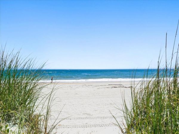 Ponte Vedra Beach Oceanfront Vacation Home Luxury 7-Bedroom Family Retreat