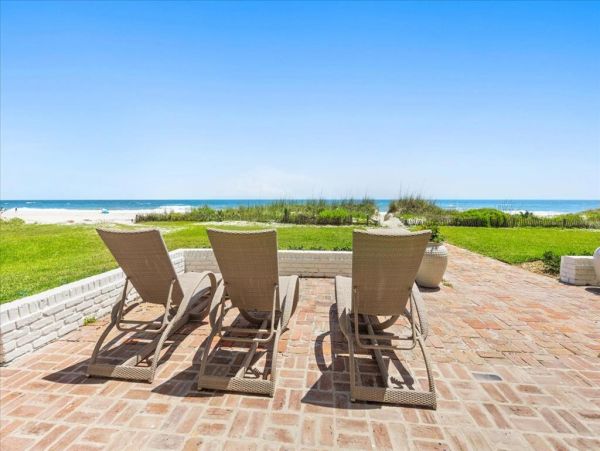 Ponte Vedra Beach Oceanfront Vacation Home Luxury 7-Bedroom Family Retreat