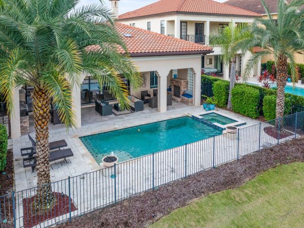 Luxurious 4-Bedroom Vacation Rental Near Disney - Private Pool