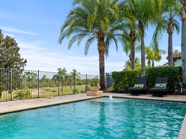 Luxurious 4-Bedroom Vacation Rental Near Disney - Private Pool