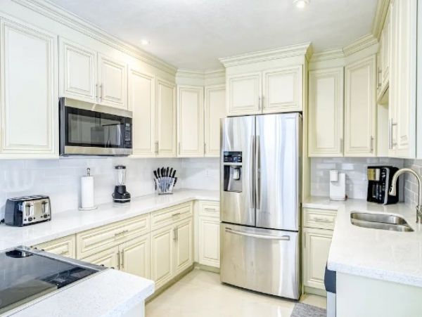 Canalfront Home with Four Bedroom and Pool