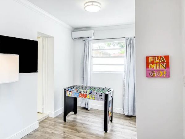 Canalfront Home with Four Bedroom and Pool