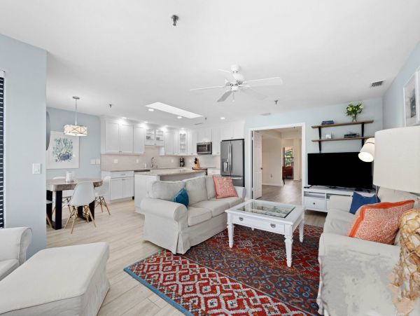 Longboat Key Vacation Condo Three Bedroom Walk to Beach