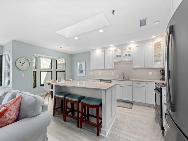 Longboat Key Vacation Condo Three Bedroom Walk to Beach