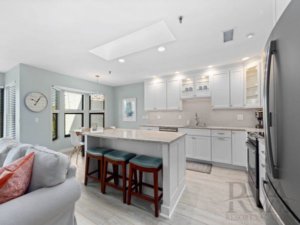 Longboat Key Vacation Condo Three Bedroom Walk to Beach