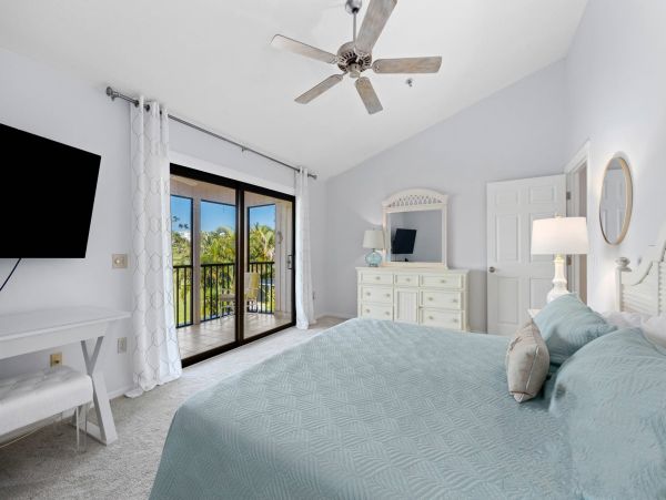 Longboat Key Vacation Condo Three Bedroom Walk to Beach
