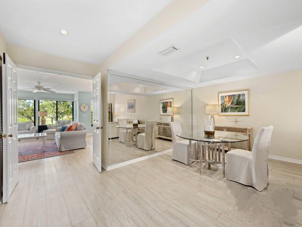 Longboat Key Vacation Condo Three Bedroom Walk to Beach