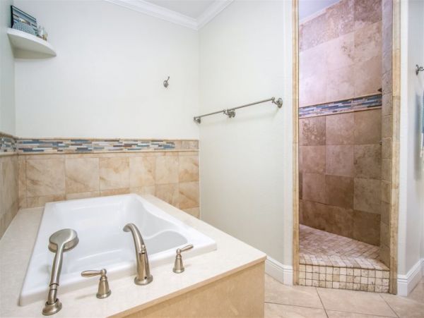 Lovely 4 Bedroom Vacation Home with Private Pool
