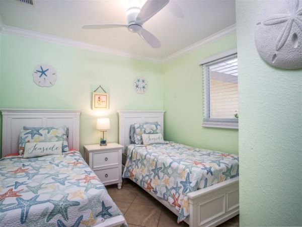 Lovely 4 Bedroom Vacation Home with Private Pool