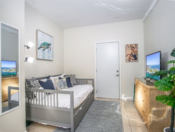 Lovely 4 Bedroom Vacation Home with Private Pool