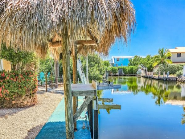 Lovely 4 Bedroom Vacation Home with Private Pool