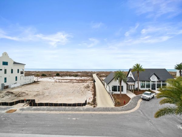 Luxurious Beachfront Property in Mexico Beach