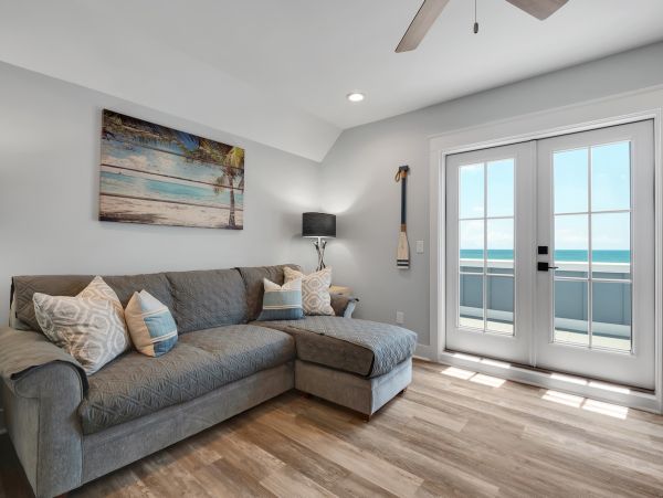 Luxurious Beachfront Property in Mexico Beach
