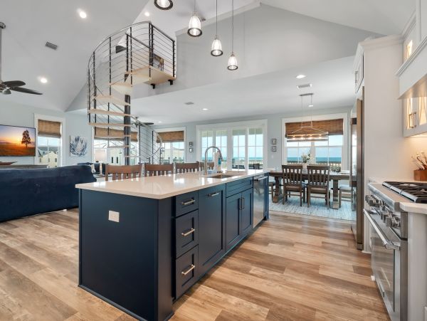 Luxurious Beachfront Property in Mexico Beach
