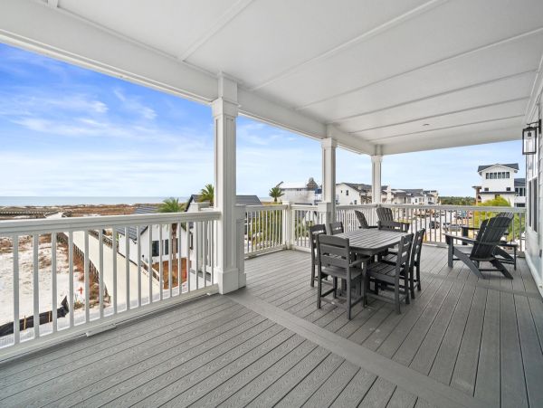 Luxurious Beachfront Property in Mexico Beach