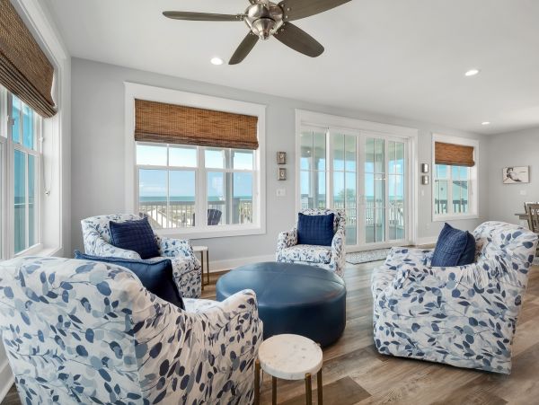 Luxurious Beachfront Property in Mexico Beach