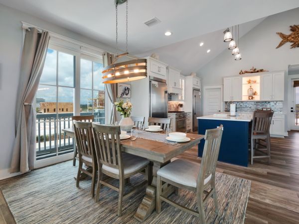 Luxurious Beachfront Property in Mexico Beach