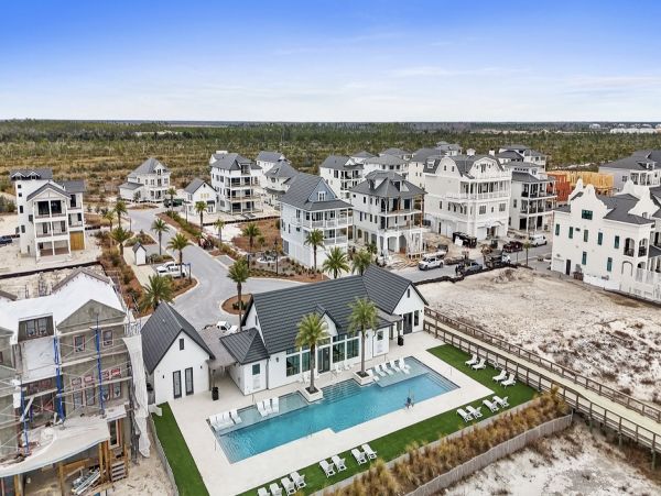 Luxurious Beachfront Property in Mexico Beach