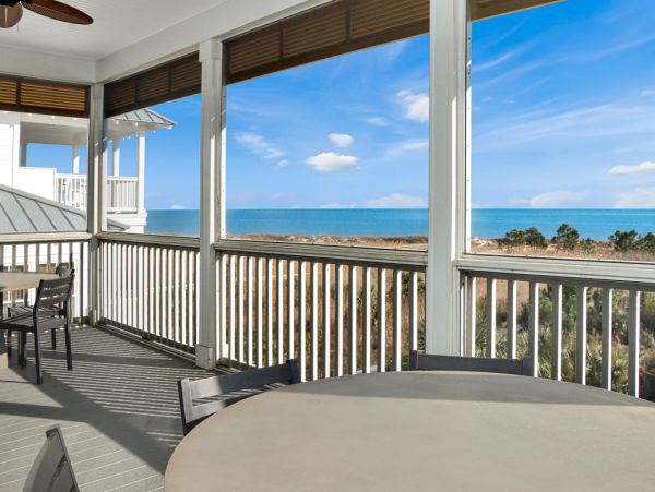 Luxury Beachfront Retreat in Cape San Blas