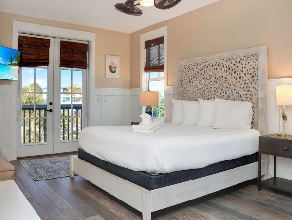 Luxury Beachfront Retreat in Cape San Blas
