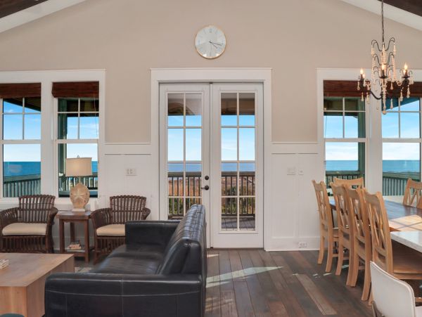 Luxury Beachfront Retreat in Cape San Blas