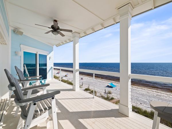 Luxurious Beachfront Retreat with Pool, Direct Access to Beach, and Exclusive Amenities