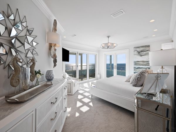 Luxurious Beachfront Retreat with Pool, Direct Access to Beach, and Exclusive Amenities