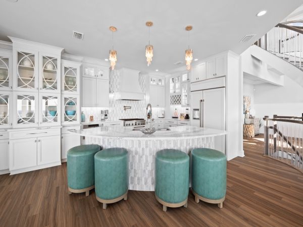 Luxurious Beachfront Retreat with Pool, Direct Access to Beach, and Exclusive Amenities